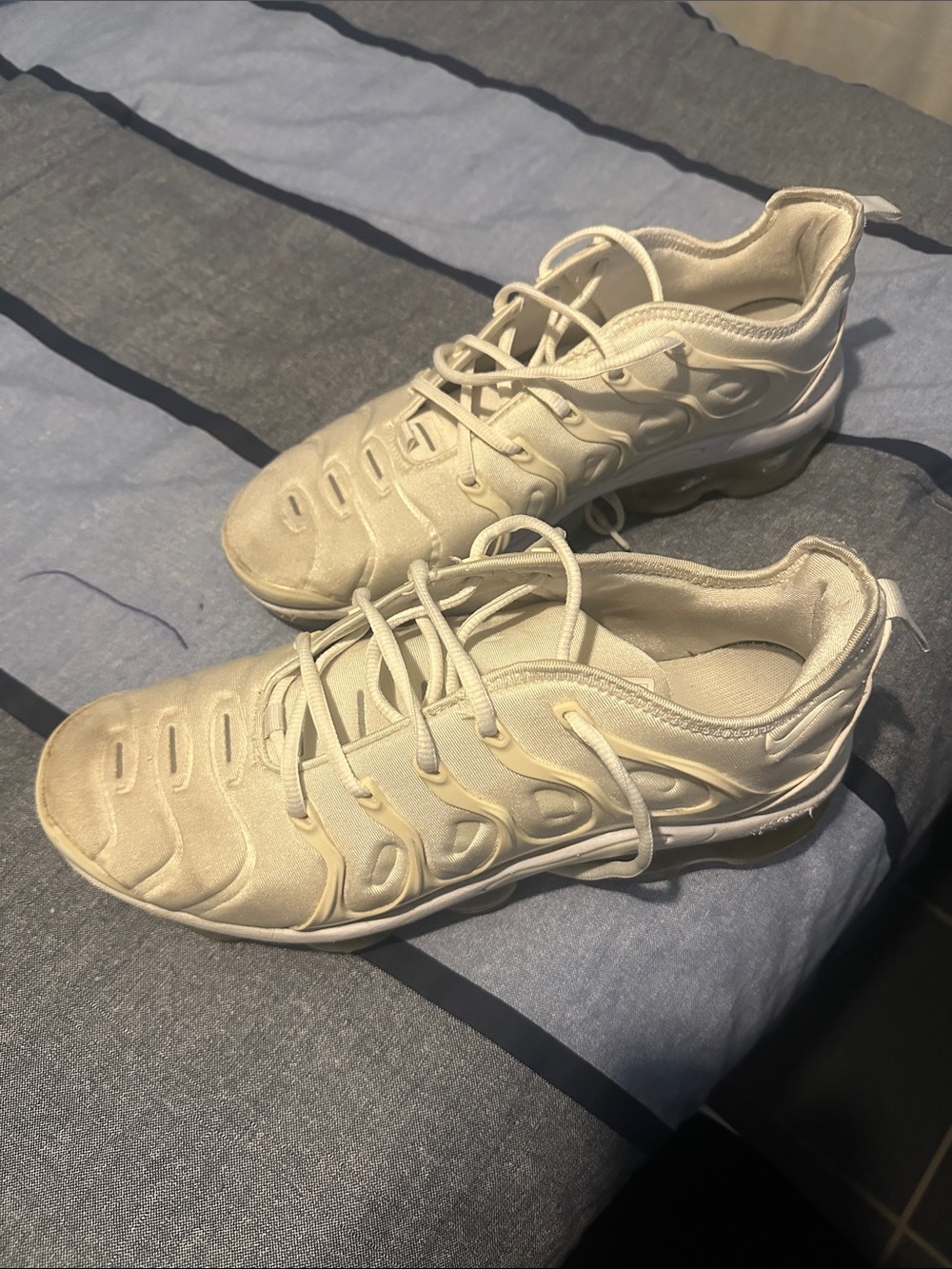 White air vapor max plus’